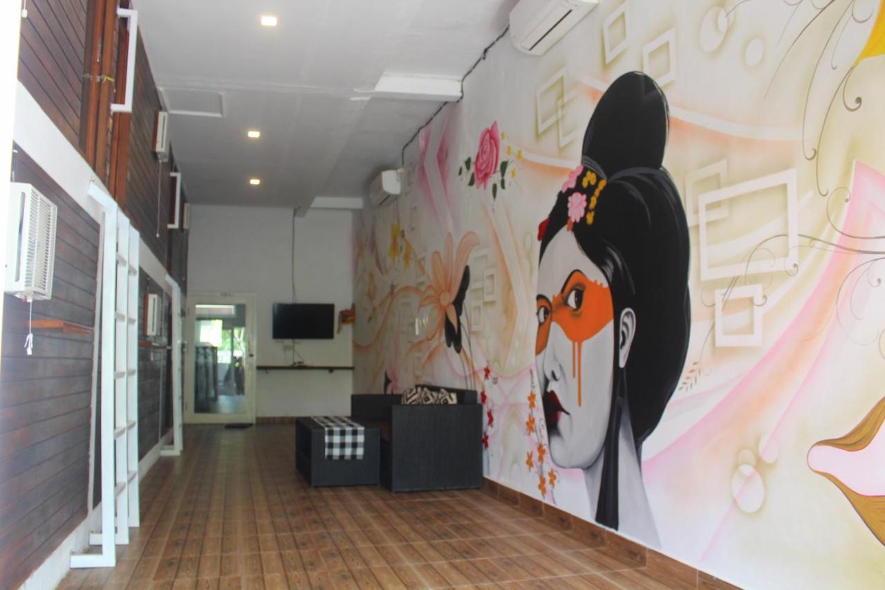 Tara Hostel Batununggul Ngoại thất bức ảnh