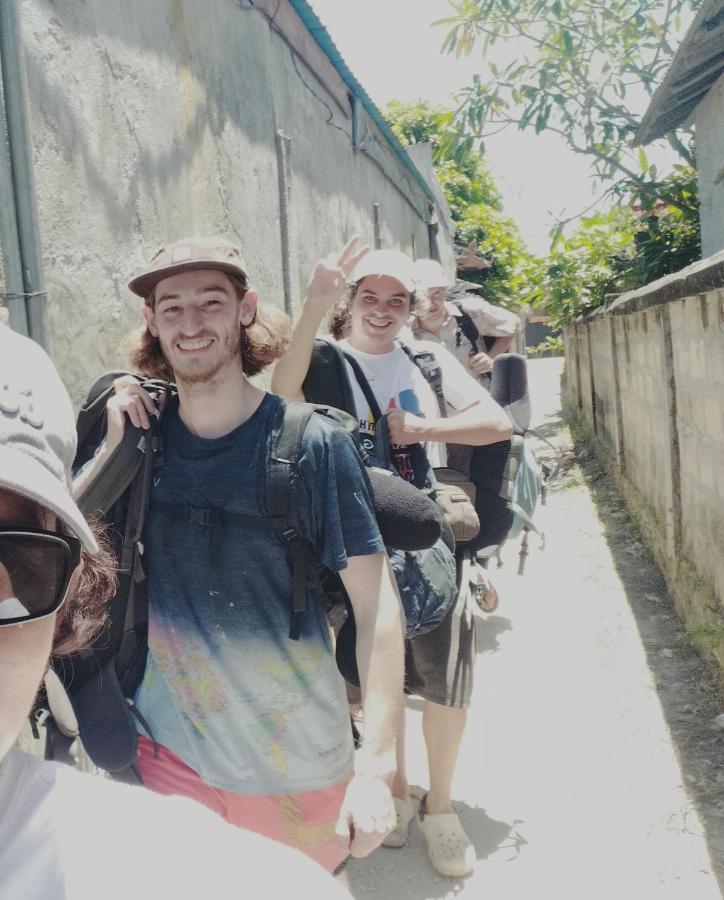Tara Hostel Batununggul Ngoại thất bức ảnh