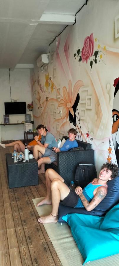 Tara Hostel Batununggul Ngoại thất bức ảnh