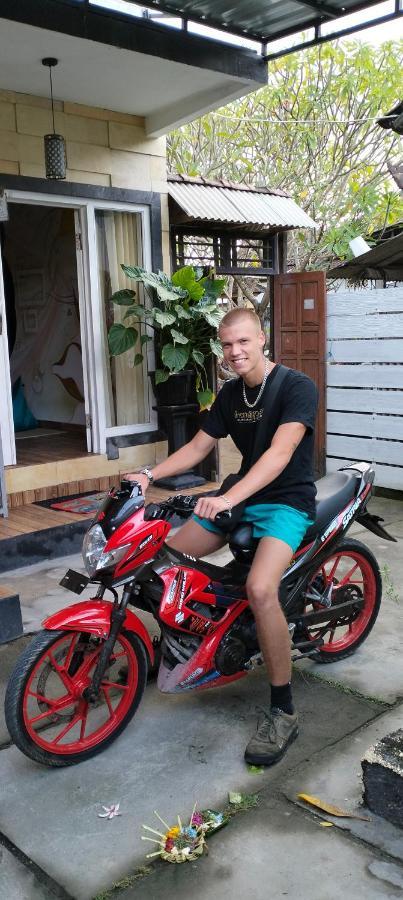 Tara Hostel Batununggul Ngoại thất bức ảnh