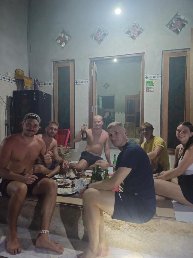 Tara Hostel Batununggul Ngoại thất bức ảnh
